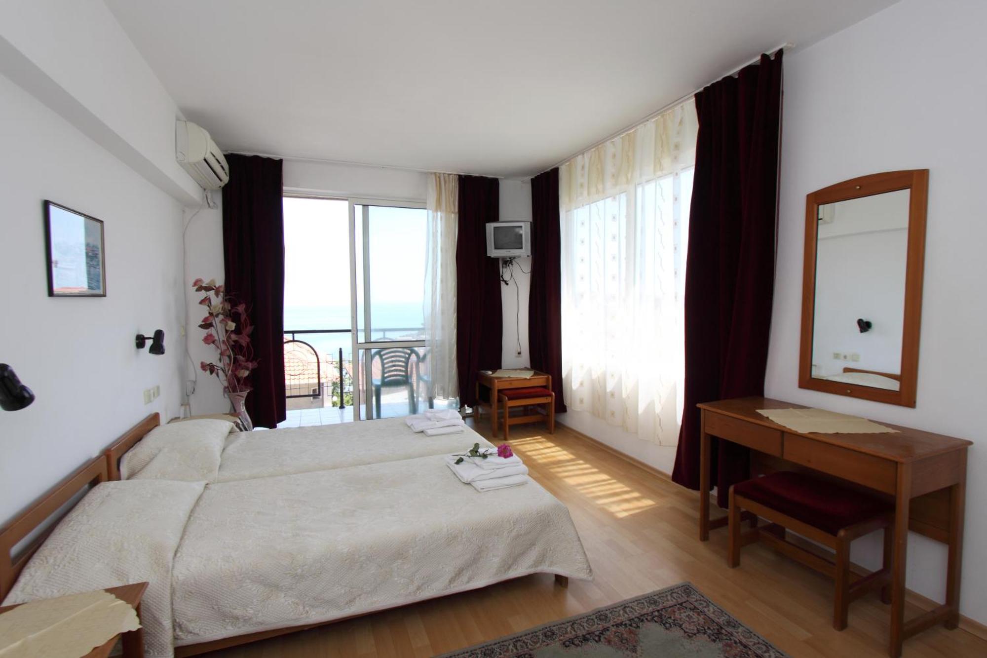 Family Hotel Verona Sozopol Exterior photo
