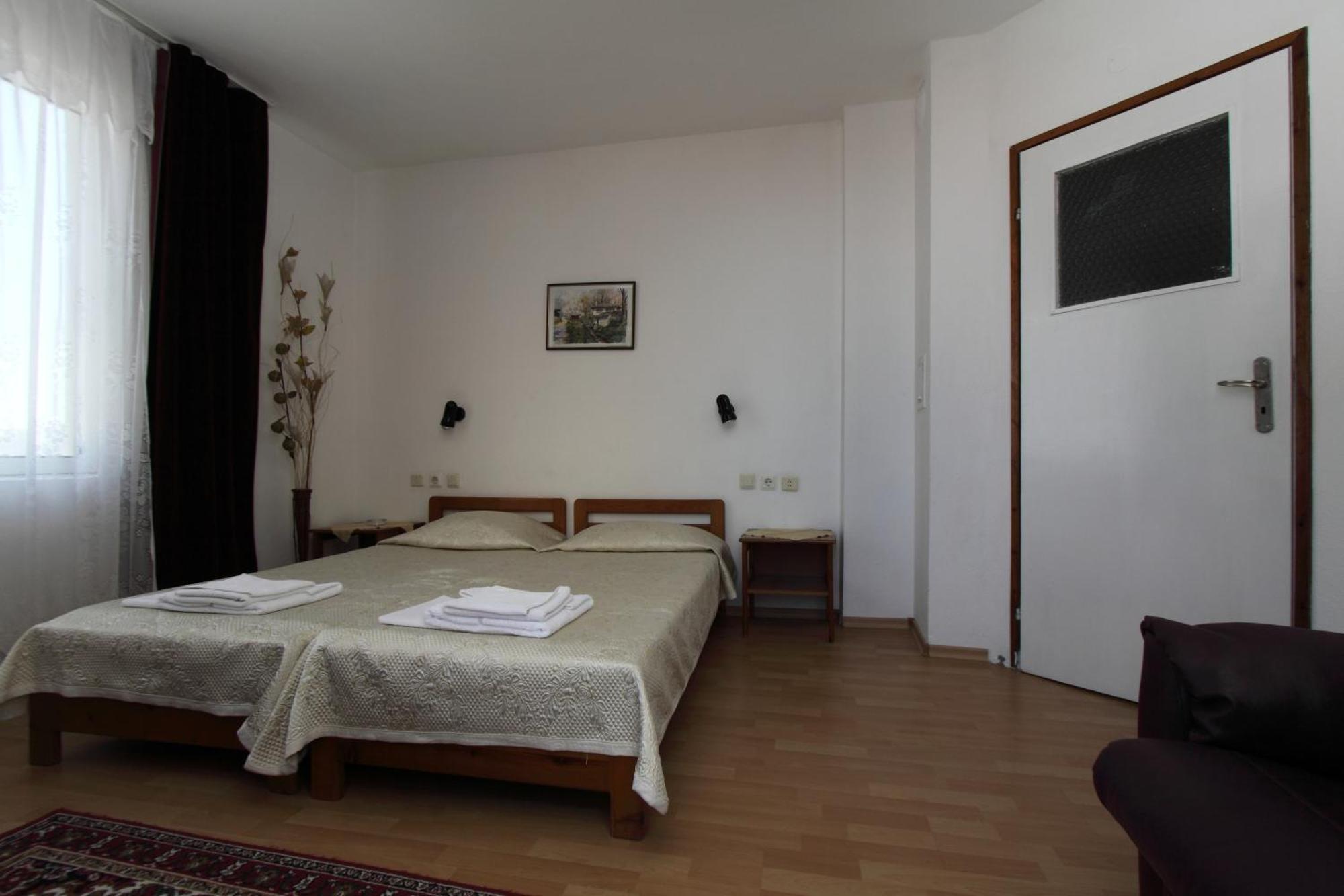 Family Hotel Verona Sozopol Exterior photo