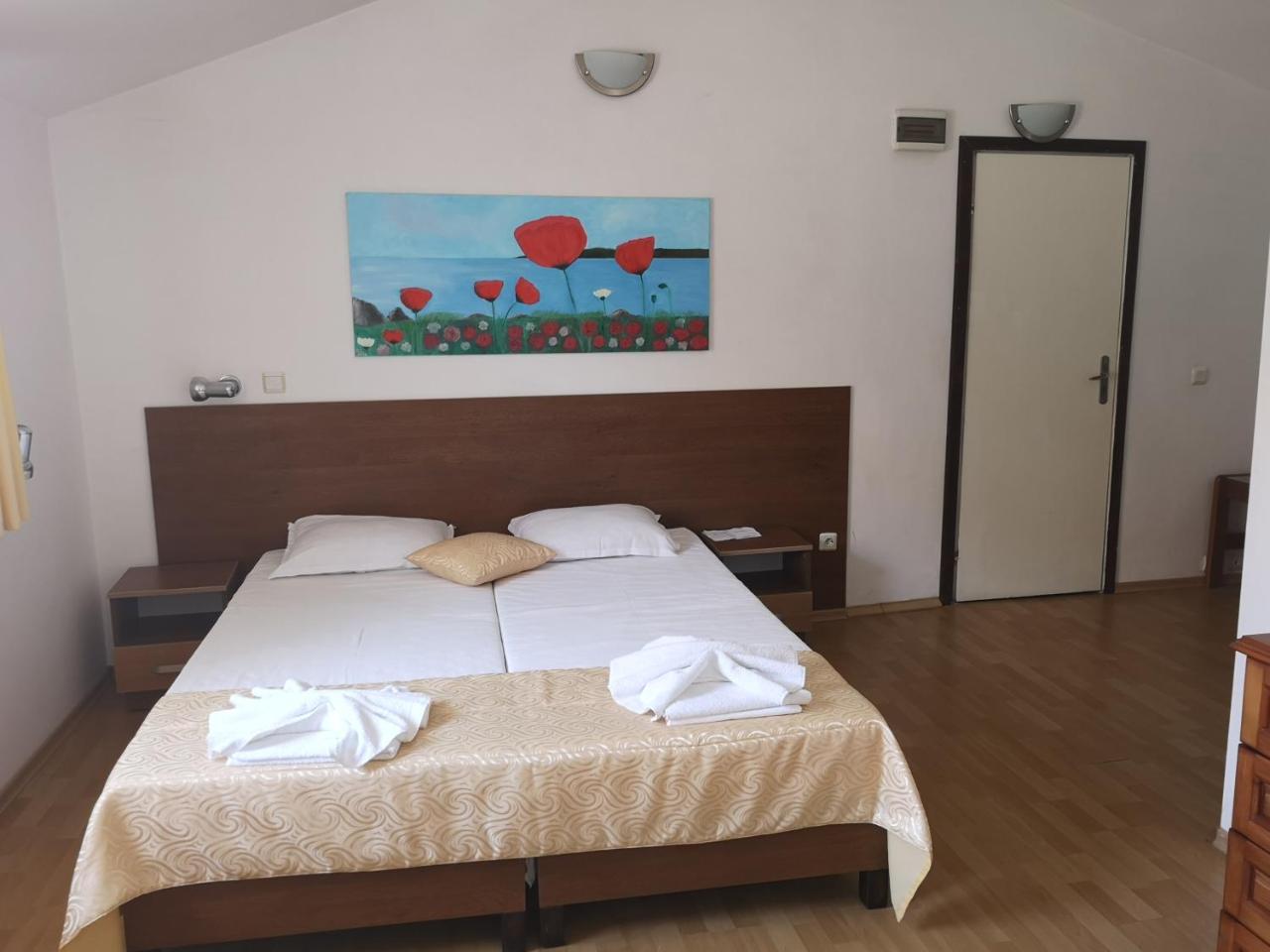Family Hotel Verona Sozopol Exterior photo