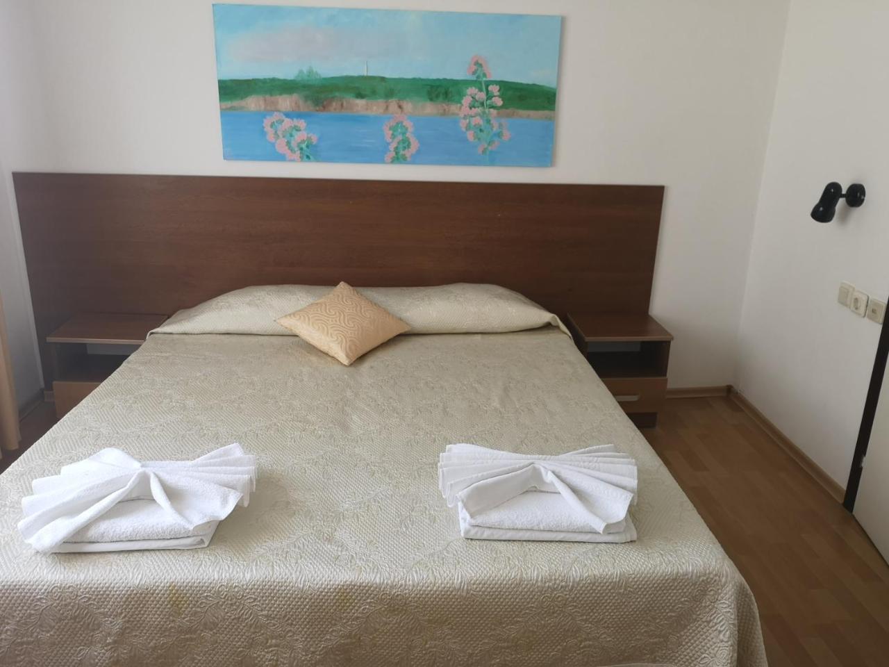Family Hotel Verona Sozopol Exterior photo